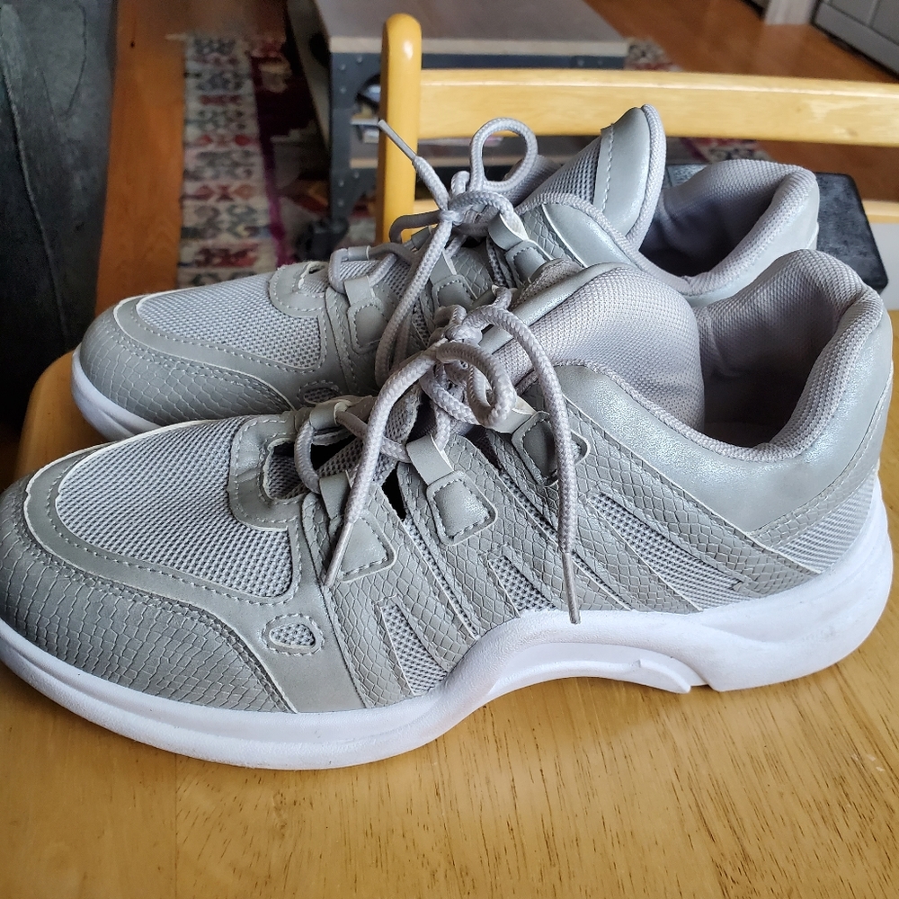Qupid Gray sneakers